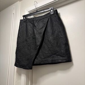 Madewell crinkle leather mini-skirt - size 8
